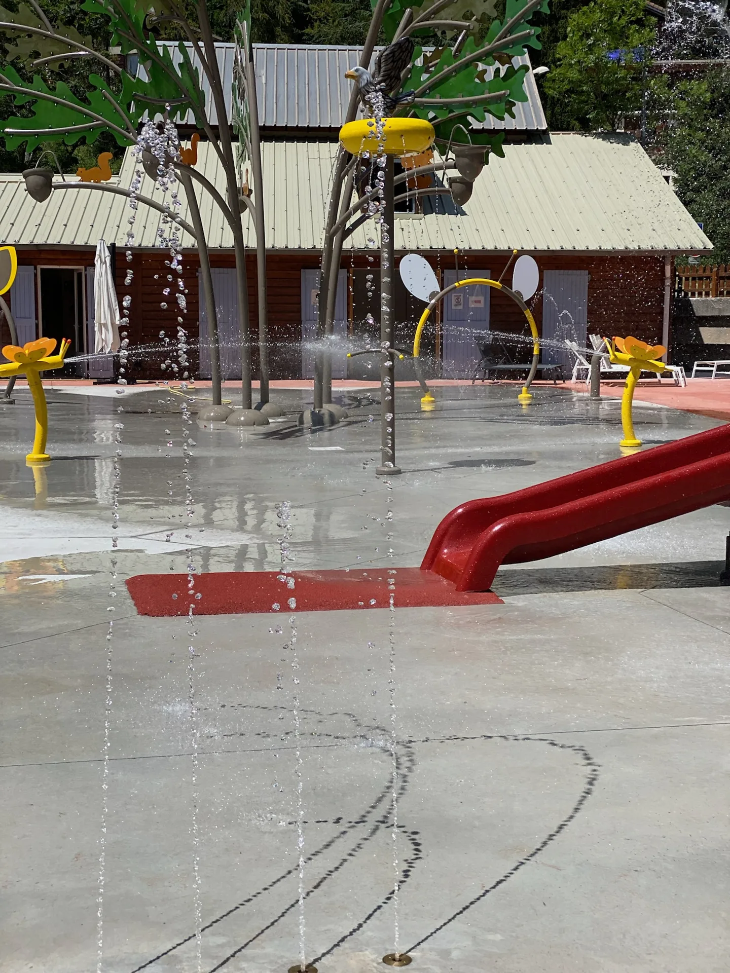 Sol souple antidérapant — splash pad Water Splash France