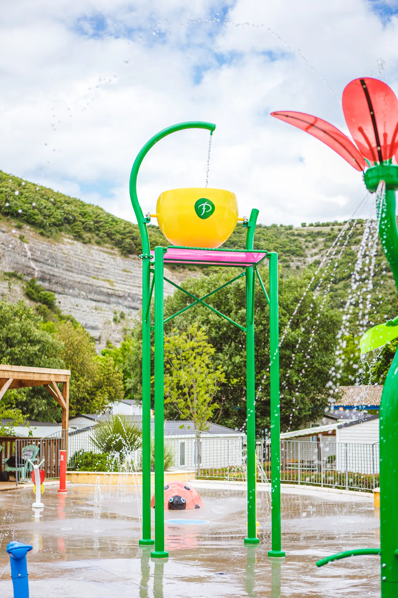 Seau basculant · Camping Plage Fleurie